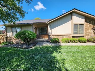 38824 Windmill Pointe, Clinton Township, MI 48038