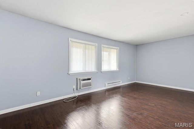 8795 Sieloff Drive, St Louis, MO 63042