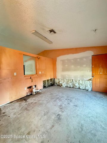 1774 Glenridge Street NW, Palm Bay, FL 32907