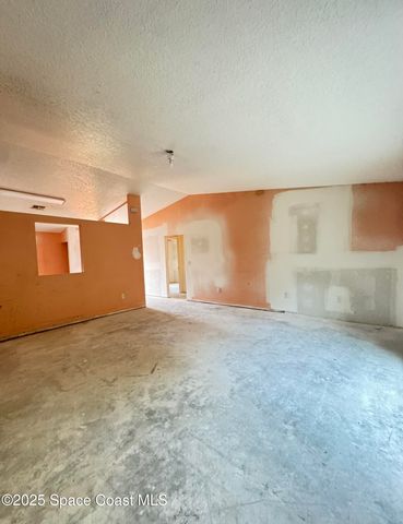 1774 Glenridge Street NW, Palm Bay, FL 32907