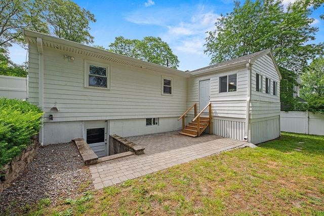 9 Charity Ln, Dedham, MA 02026