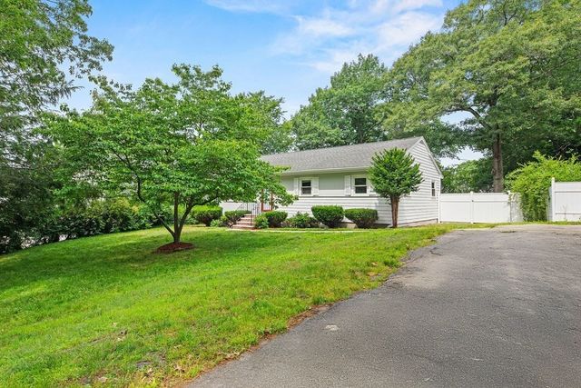 9 Charity Ln, Dedham, MA 02026