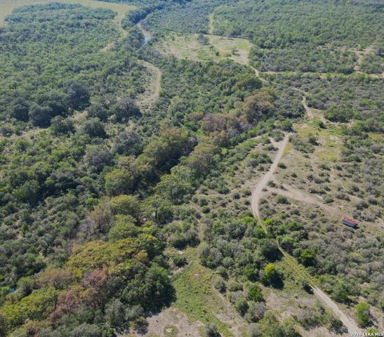 1816 winston, Sabinal, TX 78881