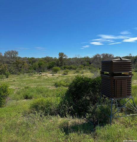 1816 winston, Sabinal, TX 78881