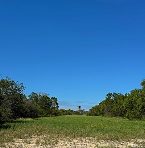 1816 winston, Sabinal, TX 78881