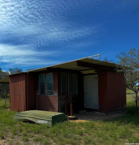 1816 winston, Sabinal, TX 78881