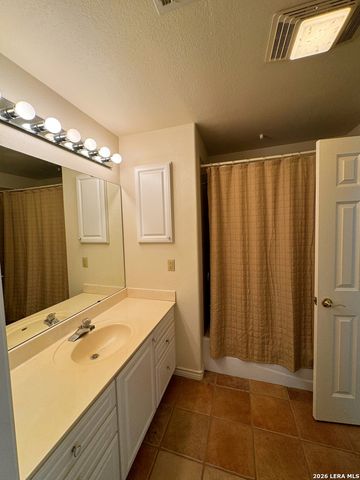 1816 winston, Sabinal, TX 78881