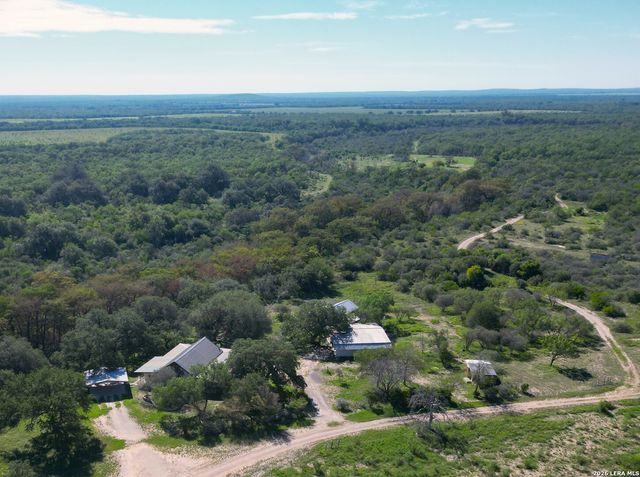 1816 winston, Sabinal, TX 78881