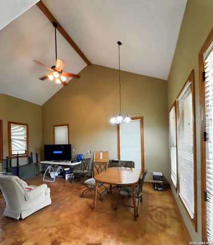 1816 winston, Sabinal, TX 78881