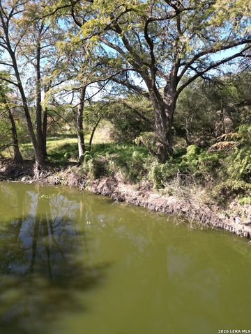 1816 winston, Sabinal, TX 78881