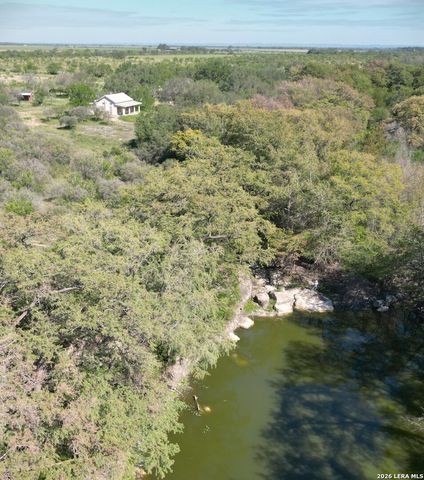 1816 winston, Sabinal, TX 78881