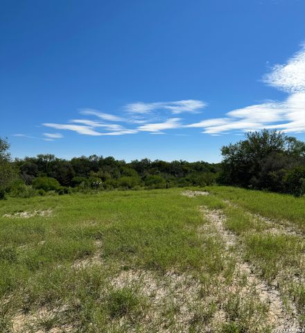 1816 winston, Sabinal, TX 78881