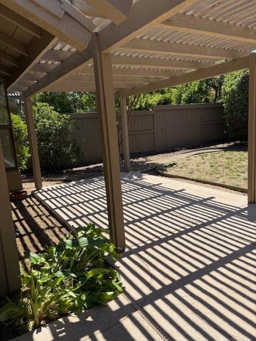 11368 Sutters Fort Way, Gold River, CA 95670