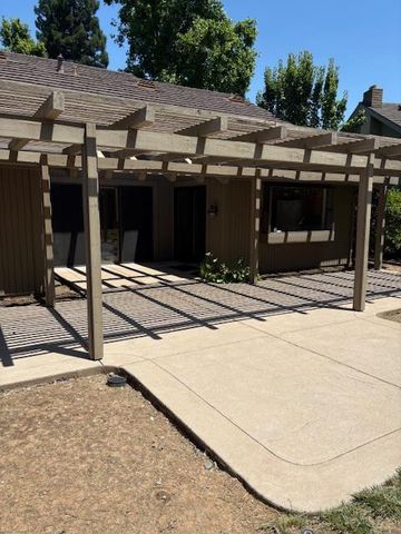 11368 Sutters Fort Way, Gold River, CA 95670