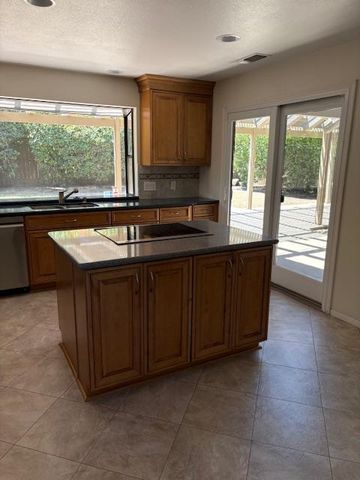 11368 Sutters Fort Way, Gold River, CA 95670