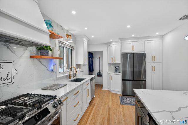 198 South King Street, Danbury, CT 06811