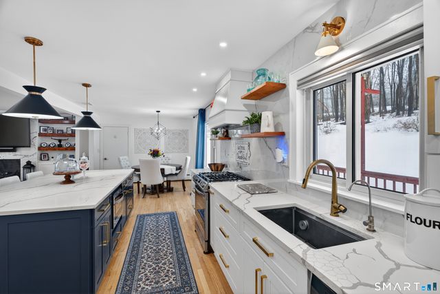 198 South King Street, Danbury, CT 06811