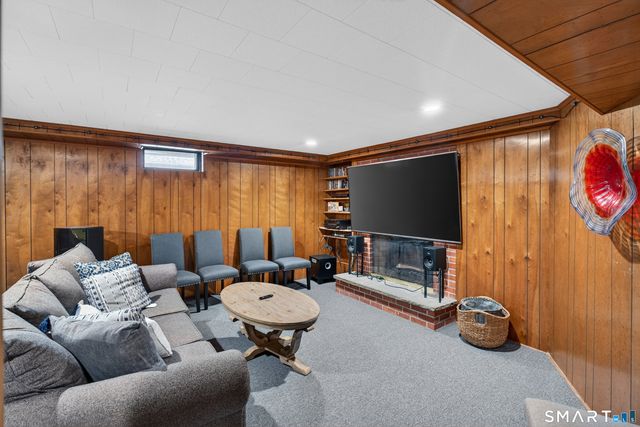 198 South King Street, Danbury, CT 06811