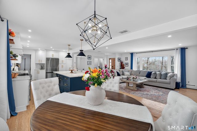 198 South King Street, Danbury, CT 06811