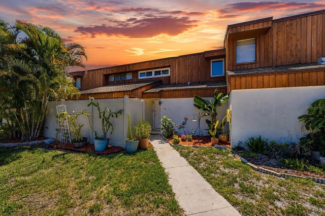 2074 SUNSET POINT ROAD 136, Clearwater, FL 33765