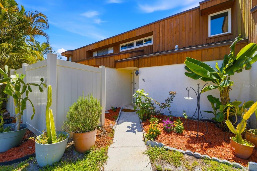 2074 SUNSET POINT ROAD 136, Clearwater, FL 33765