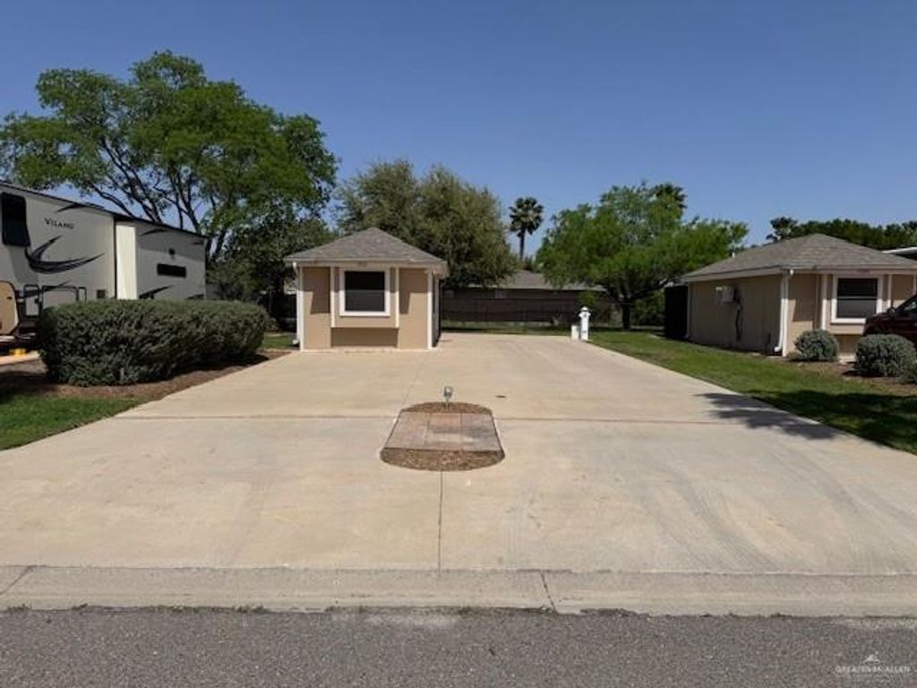 3810 Pelican Way, Mission, TX 78572