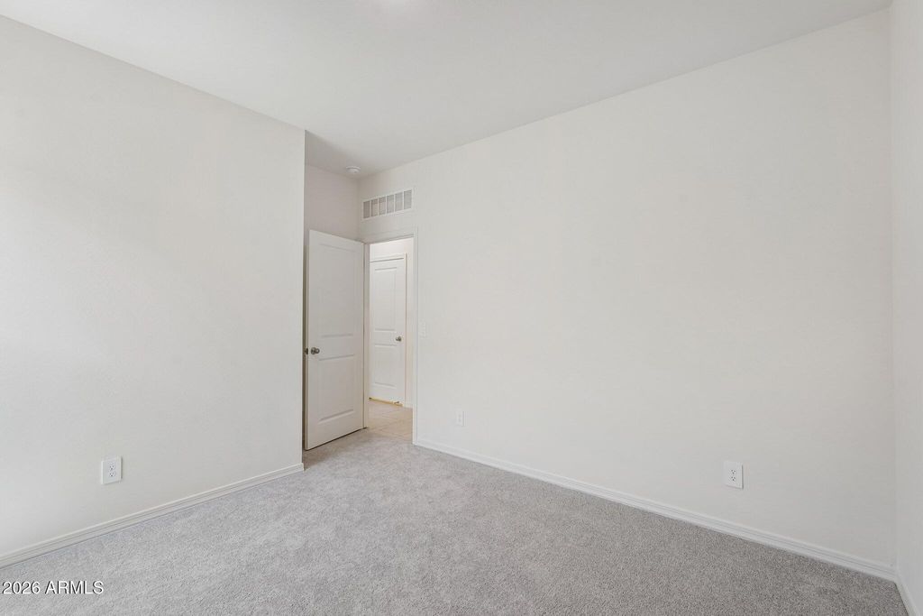 Image 7 of property listing at 5642 E HORNBLENDE Way, San Tan Valley, AZ 85143
