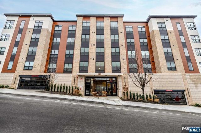 649 38th Street 3-04, Union City, NJ 07087