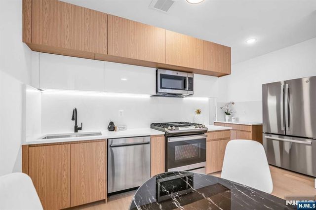 649 38th Street 3-04, Union City, NJ 07087