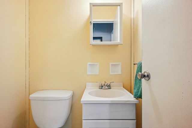 5 Crestwood Ave, Plainville, MA 02762