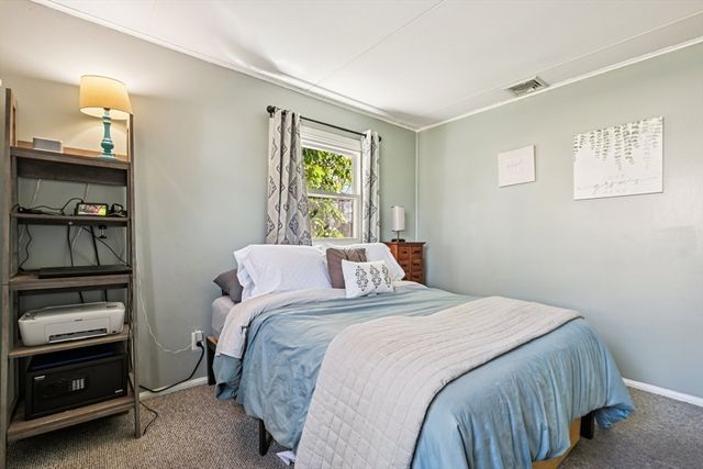 5 Crestwood Ave, Plainville, MA 02762