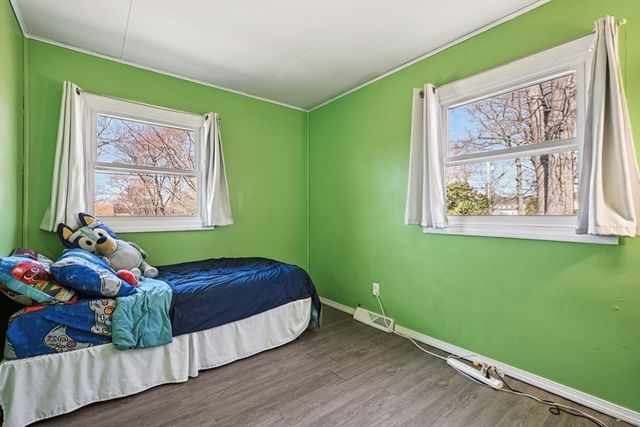 5 Crestwood Ave, Plainville, MA 02762