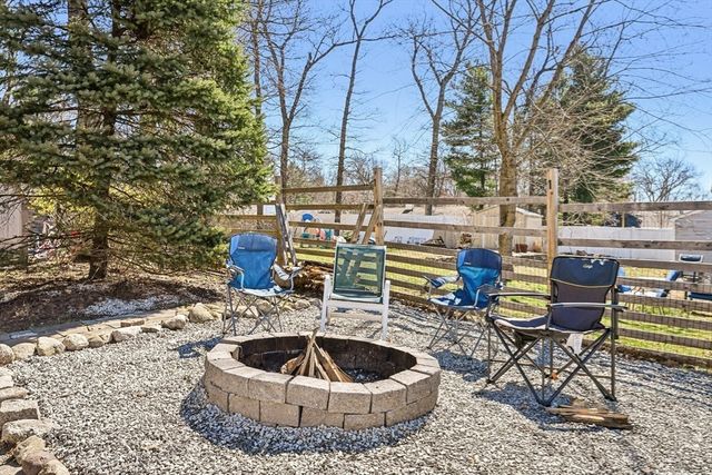 5 Crestwood Ave, Plainville, MA 02762