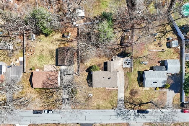 5 Crestwood Ave, Plainville, MA 02762