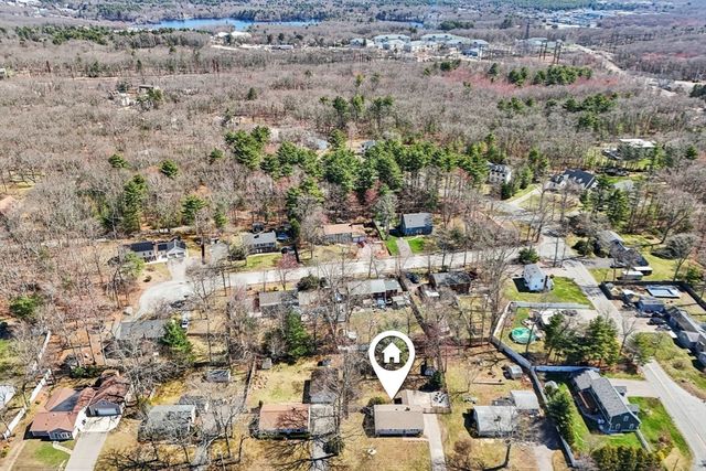 5 Crestwood Ave, Plainville, MA 02762