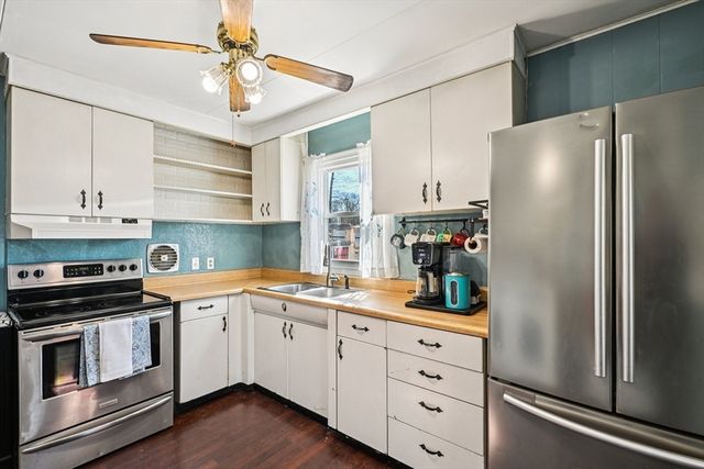 5 Crestwood Ave, Plainville, MA 02762