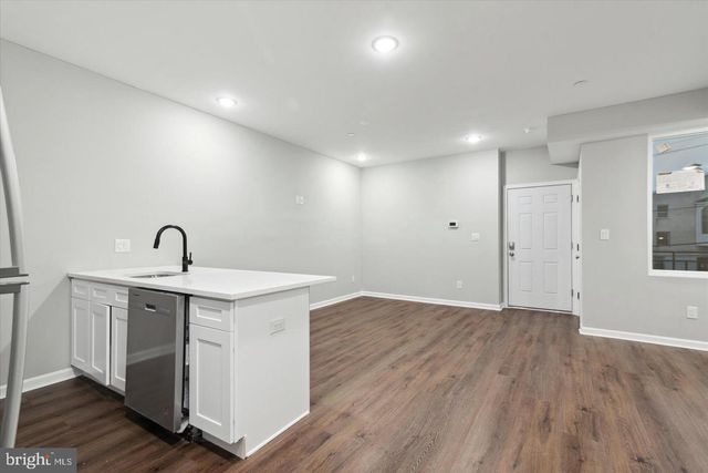 1230 N MARSHALL ST, Philadelphia, PA 19122