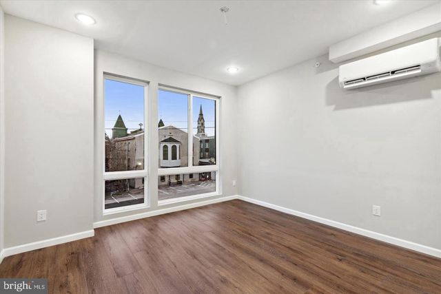 1230 N MARSHALL ST, Philadelphia, PA 19122