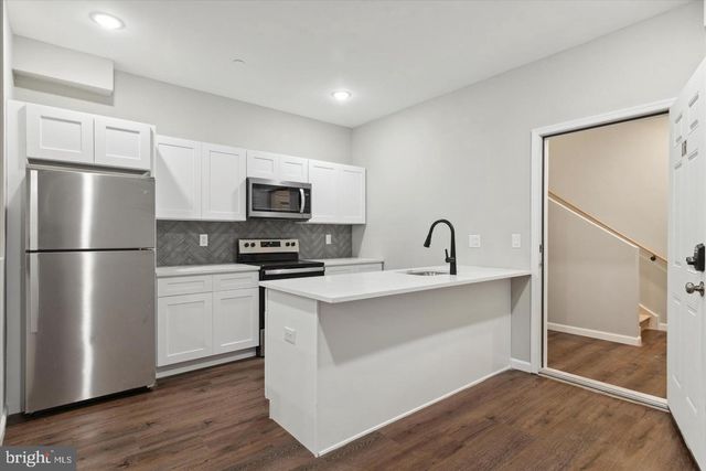1230 N MARSHALL ST, Philadelphia, PA 19122