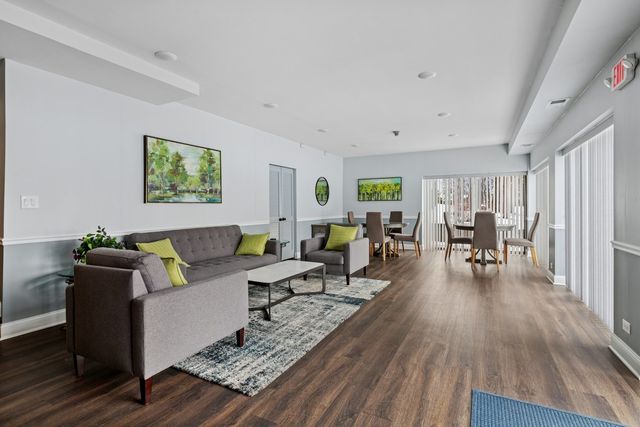 175 Lake Boulevard 345, Buffalo Grove, IL 60089