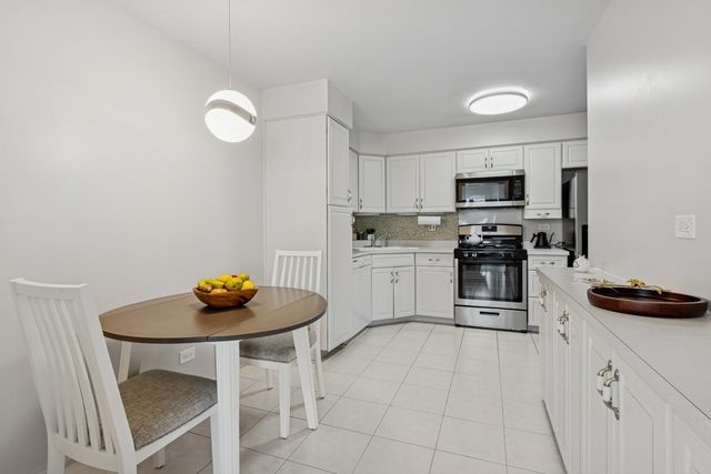 175 Lake Boulevard 345, Buffalo Grove, IL 60089