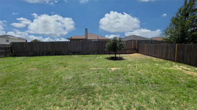 344 Coral Vine Lane, Burleson, TX 76028