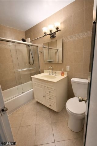 704 N Broad St 2C, Elizabeth City, NJ 07208