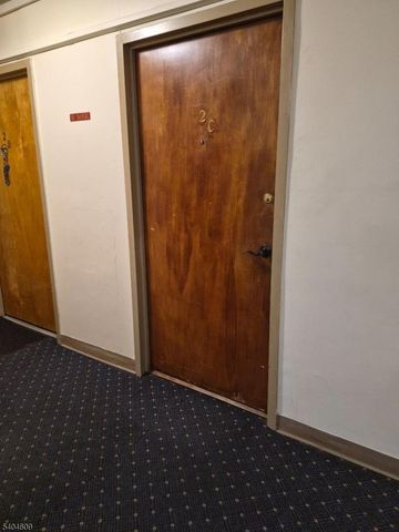 704 N Broad St 2C, Elizabeth City, NJ 07208