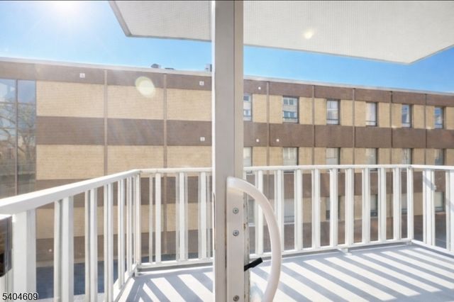 704 N Broad St 2C, Elizabeth City, NJ 07208