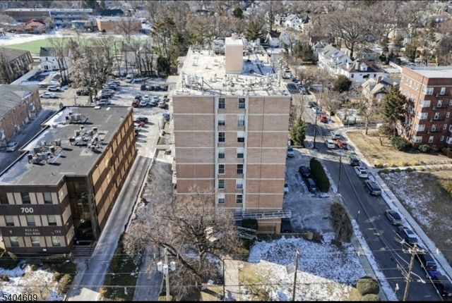 704 N Broad St 2C, Elizabeth City, NJ 07208