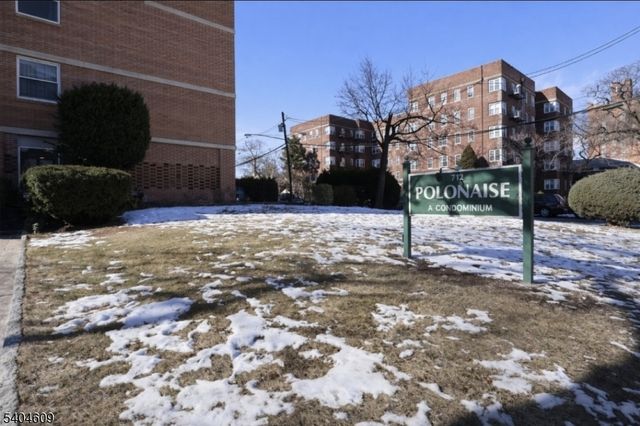 704 N Broad St 2C, Elizabeth City, NJ 07208