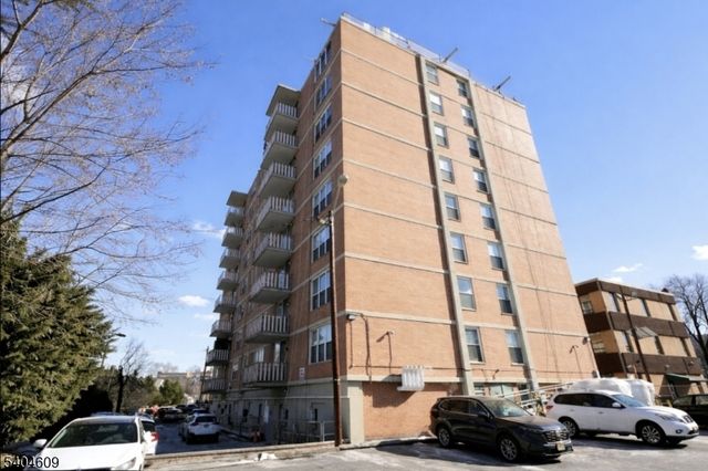 704 N Broad St 2C, Elizabeth City, NJ 07208