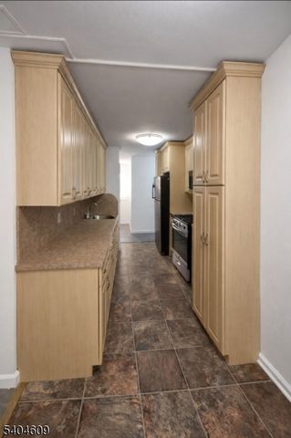 704 N Broad St 2C, Elizabeth City, NJ 07208