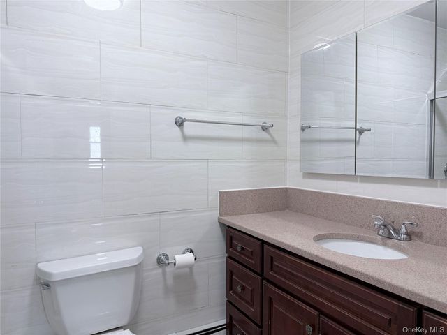 1438 144th Place 2nd Floor, Whitestone, NY 11357